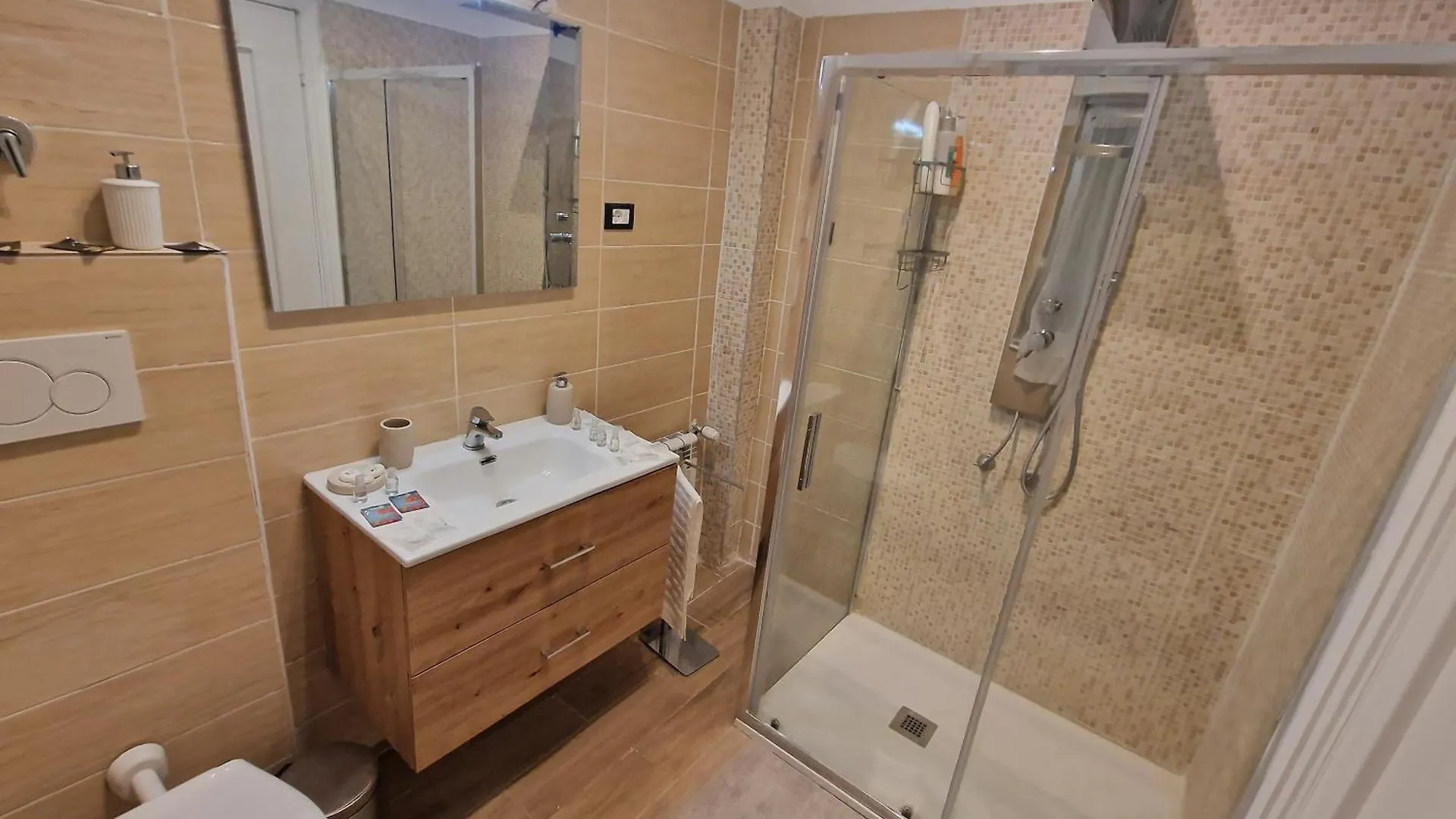 La Perla Bianca Apartment Genoa