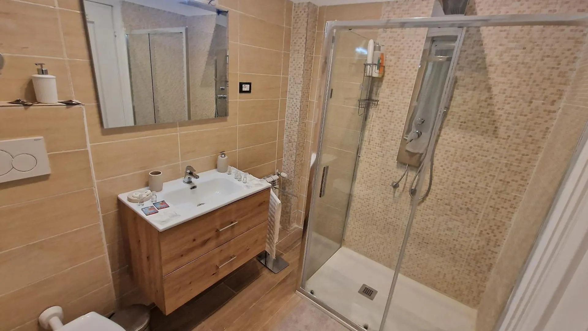 La Perla Bianca Apartment Genoa